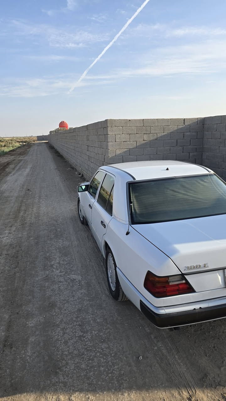 السلام عليكم
مارسدس دب للبيع مديل ٩١ سياره جديده كفاله من تعمير وخياس وضربه وصبغ فقط بيه تكحيل بسيط مع تبديل جاملغ الأمامي اثر جراد مكينه ٣٠٠٠ بطه عقل مفتوح 
تخم تاير جديد دبلات فلش تايم جديد لايت عالي زنون 
تبريد شغال سياره جاهزه للاستفسار ***********
