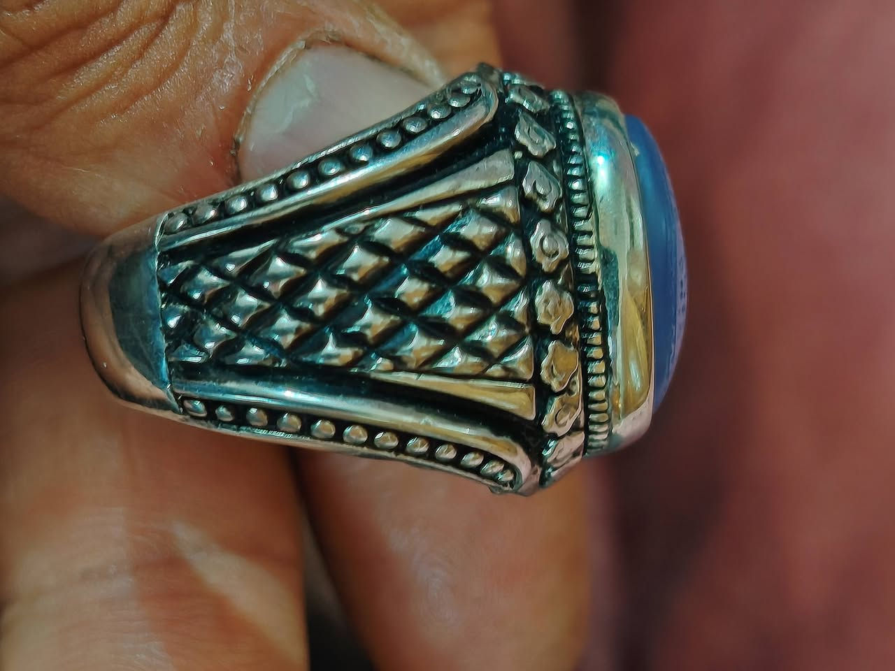 عقيق يماني سمائي
السعر ١٢٥
صياغه ثقيله
قياس الخاتم ٢٤


**إذا كنت صاحب هذا الإعلان وتريد حذفه لأي سبب، رجاءا أرسل رسالة إلى الدعم الفني**