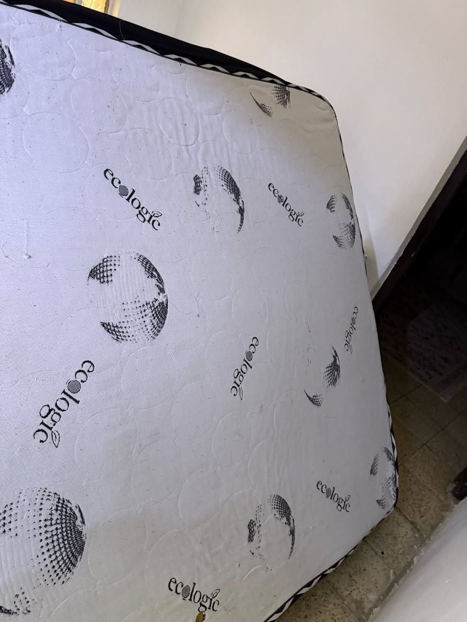 للبيع دوشك نفرين مترين *180 
السعر 75 
مكاني بغداد الشعب


**إذا كنت صاحب هذا الإعلان وتريد حذفه لأي سبب، رجاءا أرسل رسالة إلى الدعم الفني**