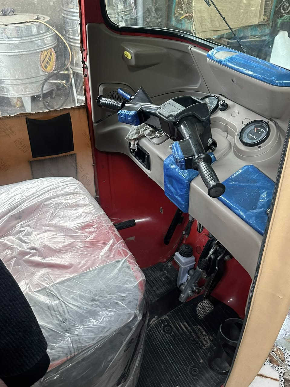 سلام عليكم تكتك لبيع مكاني سبع قصور سعر 8/900بيه مجال لطيبين رقمي ***********
