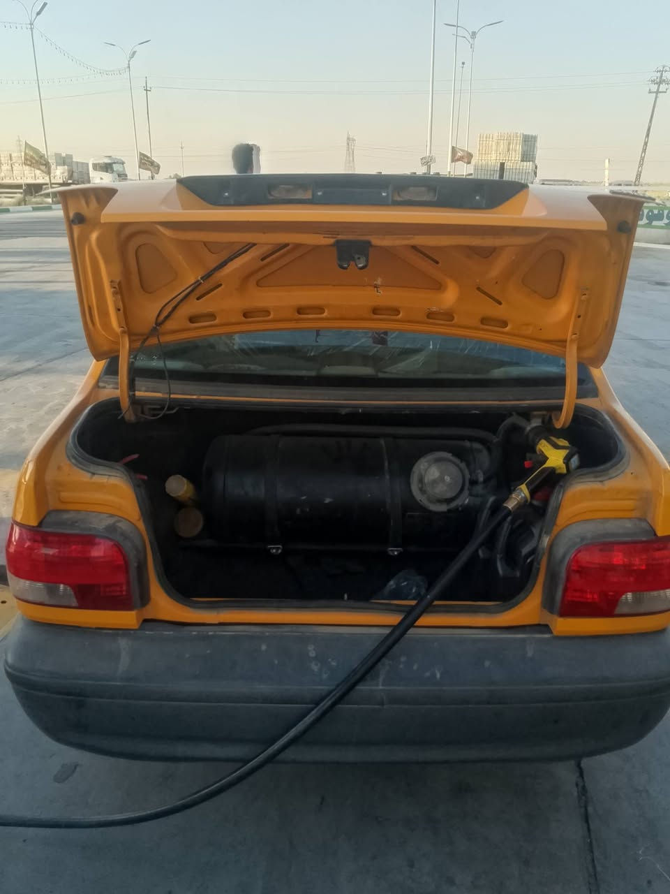 السلام عليكم سايبا للبيع موديل 2018 رقم بغداد الجديد هزه جديده مصفره هيئه وغرامات جاهزه للأخير كير مكينه مكفول بيهه منضومه غاز 60 لتر تخم تاير جديد استوني شاده بيهه بس جاملغ عكس السايق مبدل وهاي الطخه بل هلال شويه والباقي مكفوله السعر 43 مكاني بغداد بسماية 
رقم الهاتف ***********
