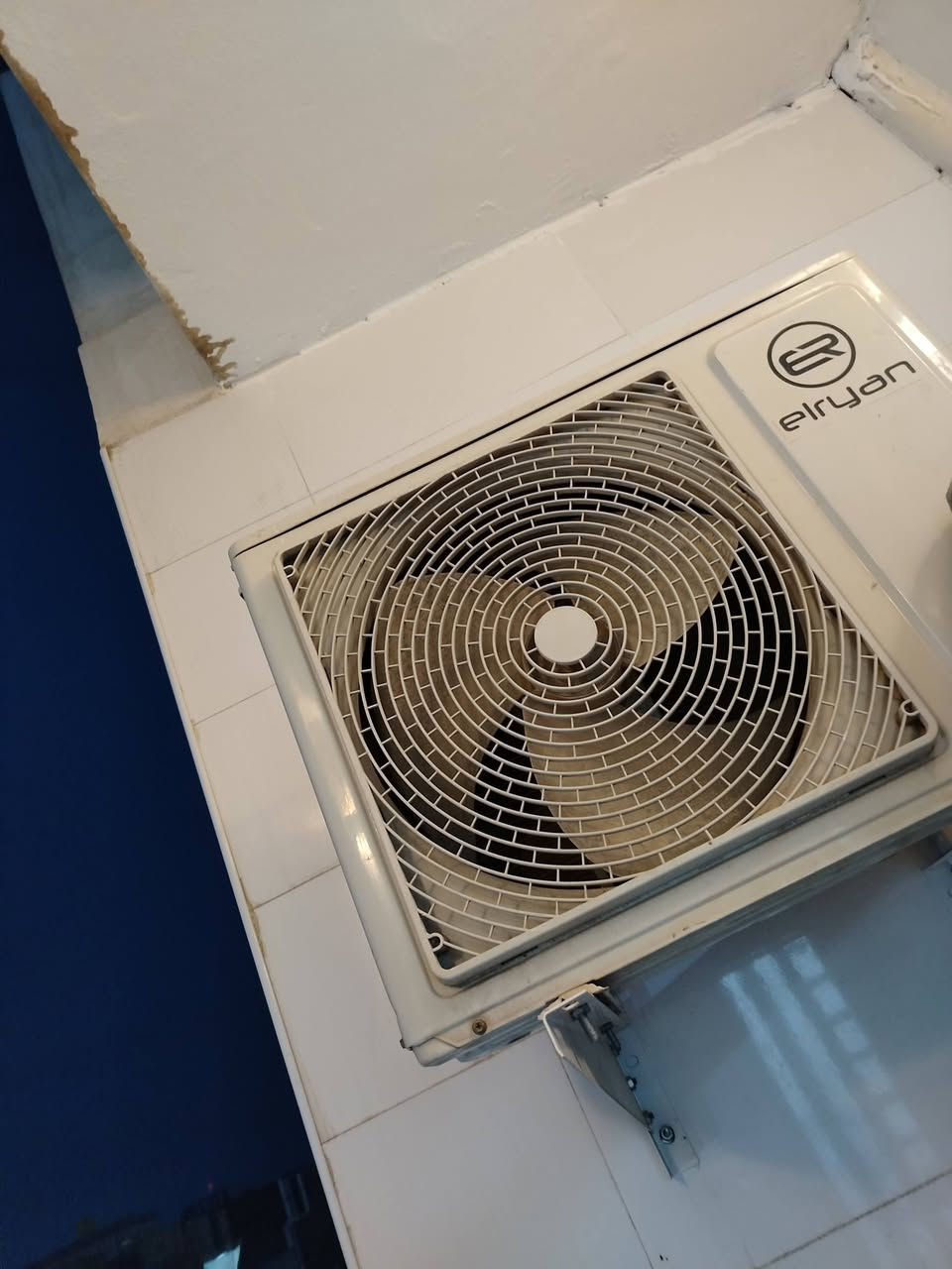 سبلت 1 طن نظيف شرط اخو الجديد  هو والبوري والغاز كامل العنوان حي السماح للتواصل خاص او الاتصال *********** وتساب
