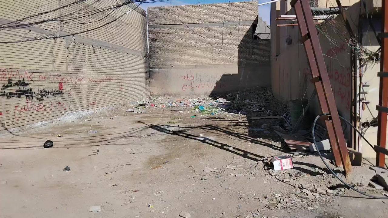 السلام عليكم قطعه ارض للبيع المساحه ٢٠٠ متر عالشارع العام تباع نصف أو كاملة للاتصال *********** مكلف بالنشر
