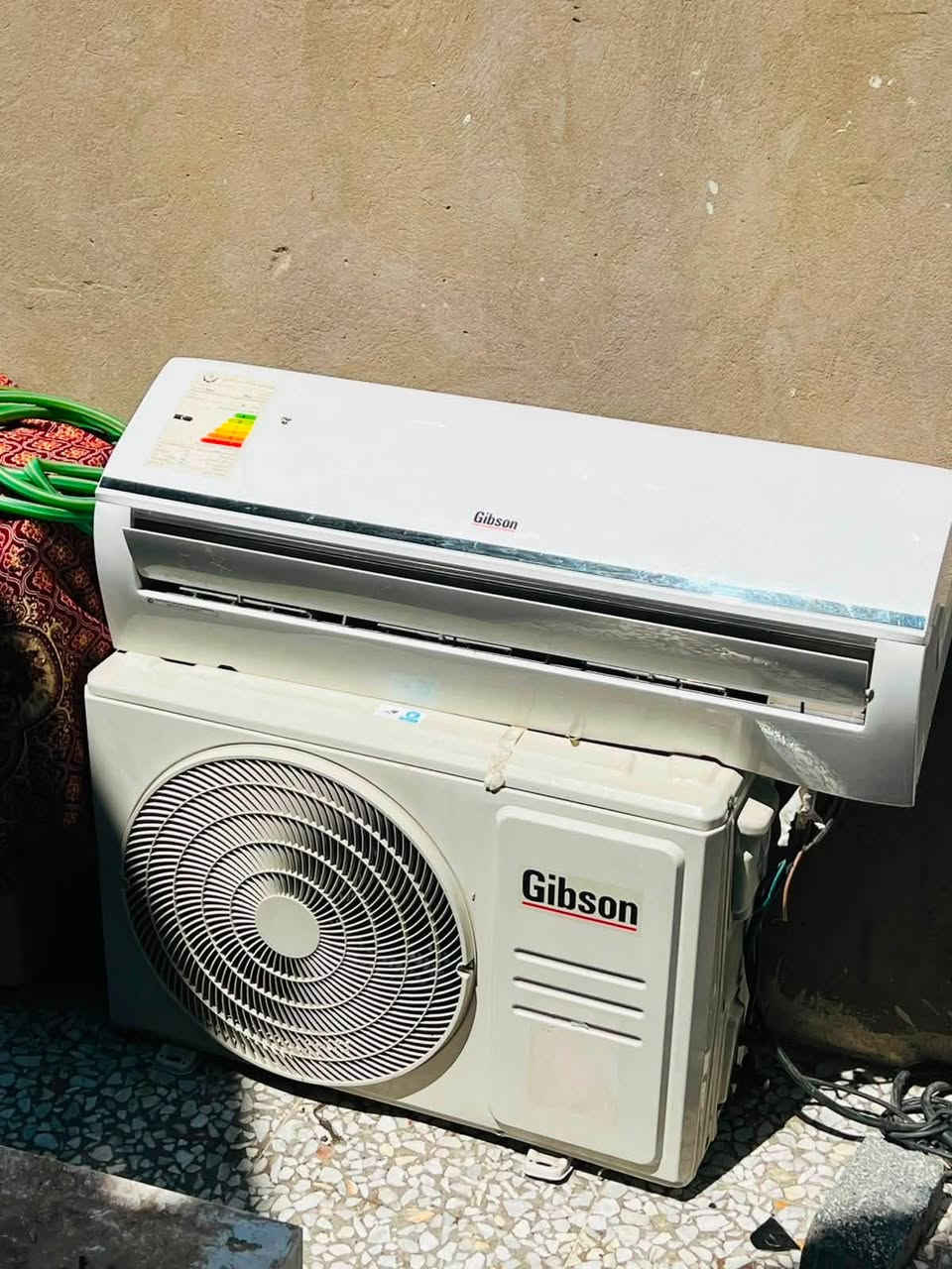 #متاح سبلت طن ونص نوعيته جبسون   غاز R22شغال جهاز بلادي على وضع الشركه برغي ما مفتوح بيه تبريده ثلج ❄️ تدفئه نار 🔥 غراضه كامله بوري نقص فقط ريمونت وايرات  كامله سعره275وبي مجال  الجهاز كامل مفتوح وجاهز العنوان بغداد للاتصال ***********
