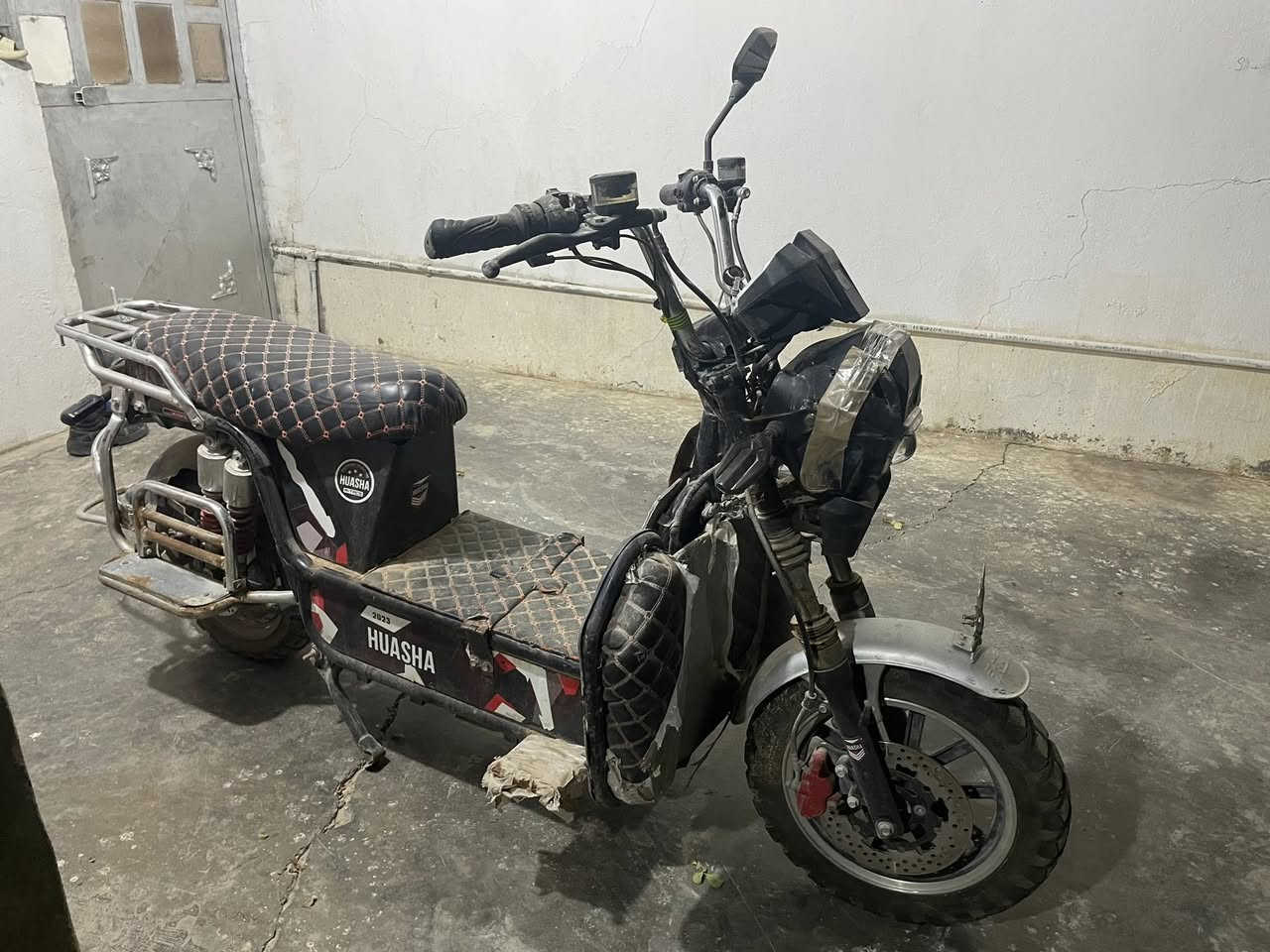 سلام عليكم للبيع باسكل شحن ناقصه بطاريات ***********  ب ٢٥٠ وبي مجال
