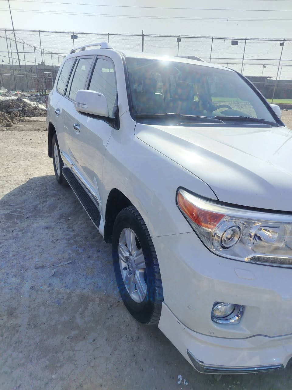 سلام عليكم لاندكروزر موديل ٢٠١٥ سياره مكفول عدد بارد قليل بل باب الخلف الصدر جوه اليده وبيهه رصعه بل جاملق المامي السيارة ماشيه ٢٣٠  وقم بغداد *********** مكاني بغداد الحبيبيه
