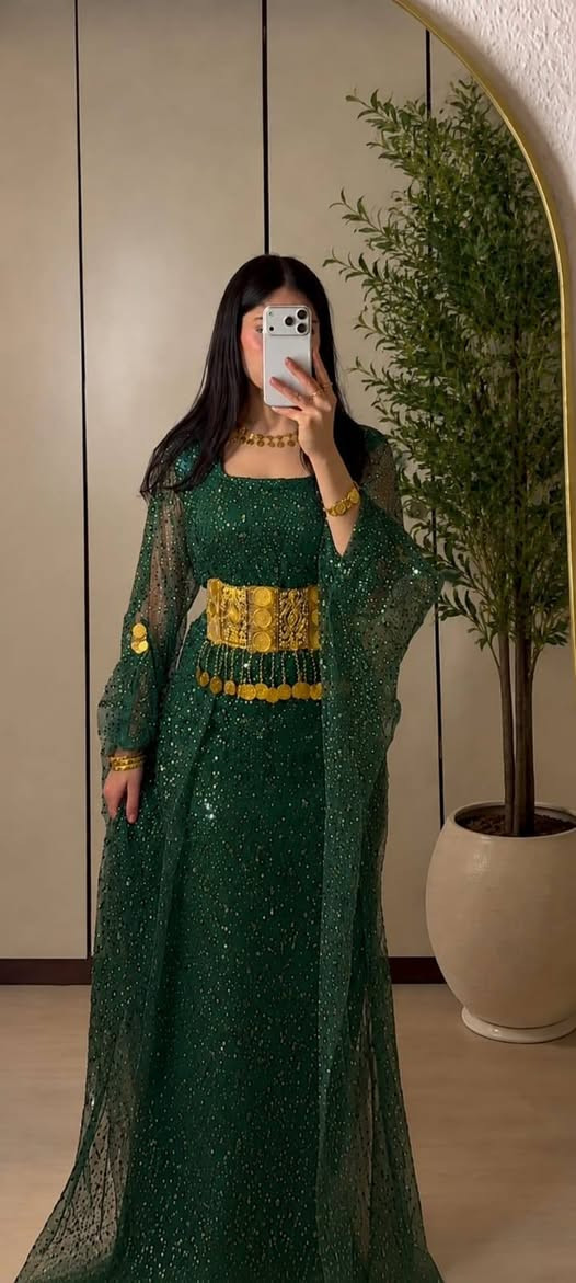 👑 الزي الكوردي - قطعة وحدة بالعراق كله 👑

من تلبسيها محد يگدر يشيل عينه منج ✨

   
✅ قصة صدر مربع + ردن شيفون طويلة تنطي فخامة 
أميرات دزني  

✅ تجي طقم كامل ويا الحزام الذهبي الملكي قطعتين "حزام الخصر + النازل"  

✅ مبطنة بالكامل ومريحة، تگدرين ترقصين بيها للصبح

🎯 هاي البدلة تصلح لـ: حنة، خطوبة، ملكة، جلسة تصوير  
تخلي كل العيون عليج وتطلعين ترند بالمناسبة

📍  توصيل فوري لكل المحافظات 🚚  
📩

القطع المميزة ما تتكرر، واللي تسبق تاخذها 👸


**إذا كنت صاحب هذا الإعلان وتريد حذفه لأي سبب، رجاءا أرسل رسالة إلى الدعم الفني**