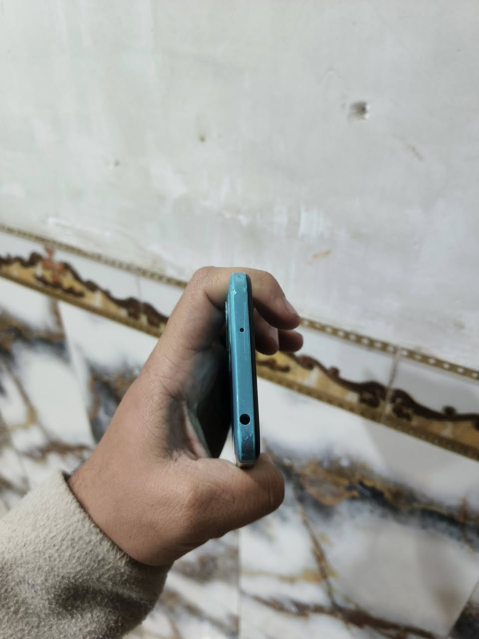 السلام عليكم جهاز للبيع ريدمي نوت 11E ذاكرة 128 رام 6 مبدل شاشه اصليه بدون ملحقات نضافته موضحة بالصور سعرة 75 الف مكاني هاشمية ***********
