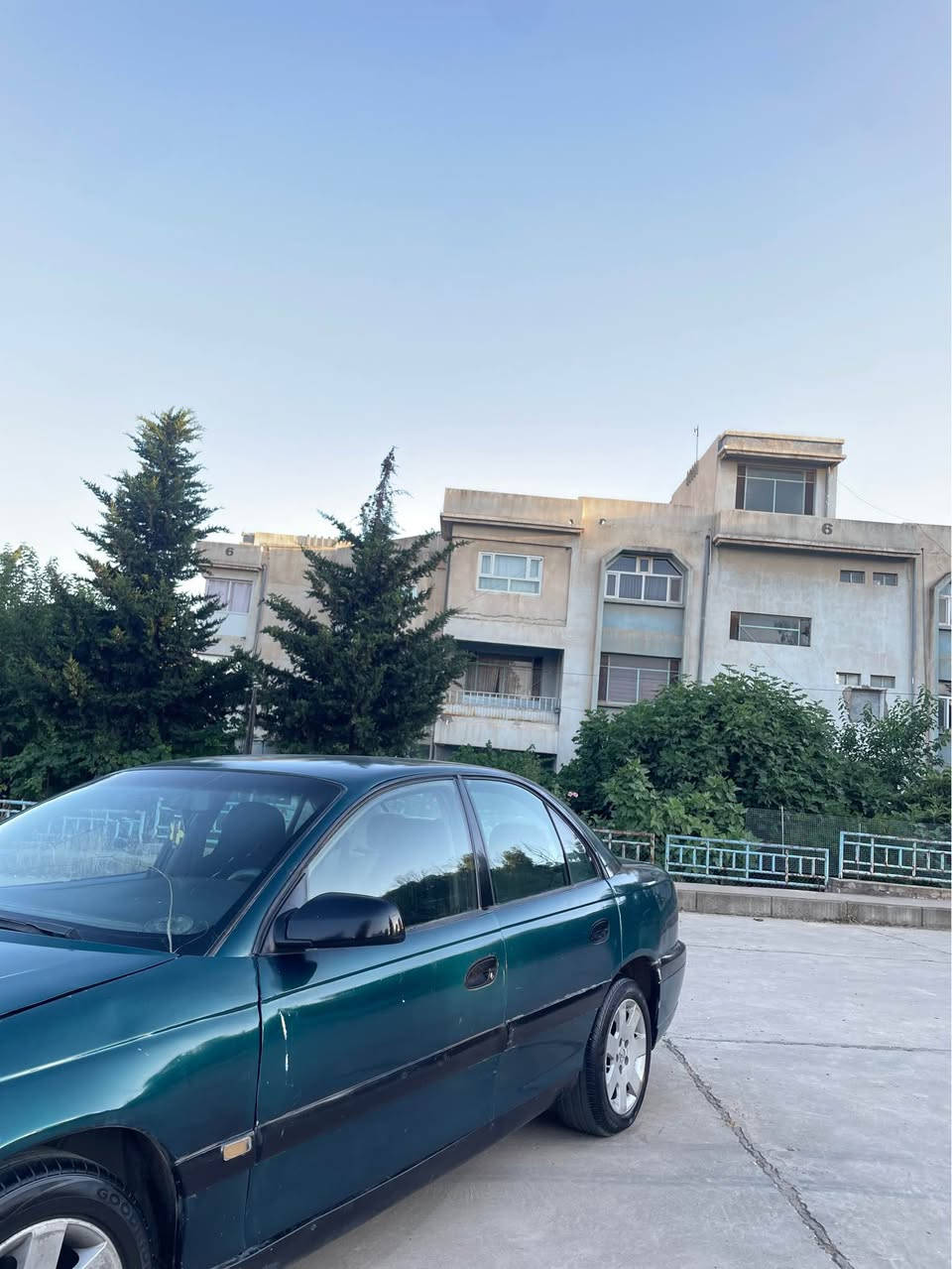 ئۆپڵ مۆدێل ٢٠٠٢ بۆ فرۆشتن
مەکینەی بەطەی ٢.٥
گێڕ ئۆتۆماتیک
گێڕو مەکینە بەشەرت
پێش و دوای جوانە دەعمی نیە
بیلاد ناو زەرد و چوار جام کارەبا و ABS 
واجیهەی لەگەڵە بەشەرتی ئەوەلیات و مروور و مەفرەزە!
کامل ناوی لیدی وایفای بۆ دانراوە
لایتی زینۆنە
سعری / ١٦ گەڵا و معامەلەیەکی برایانە
گۆڕینەوەش ئەکەین لەسەر دڵگرتن
*********** السليمانية, العراق

