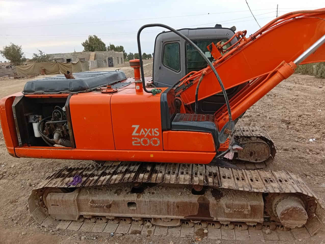 سلام عليكم حفارة هيتاشي 200البيع مكينة جاهزة خير من الله ستفسار تصال ***********واتساب
