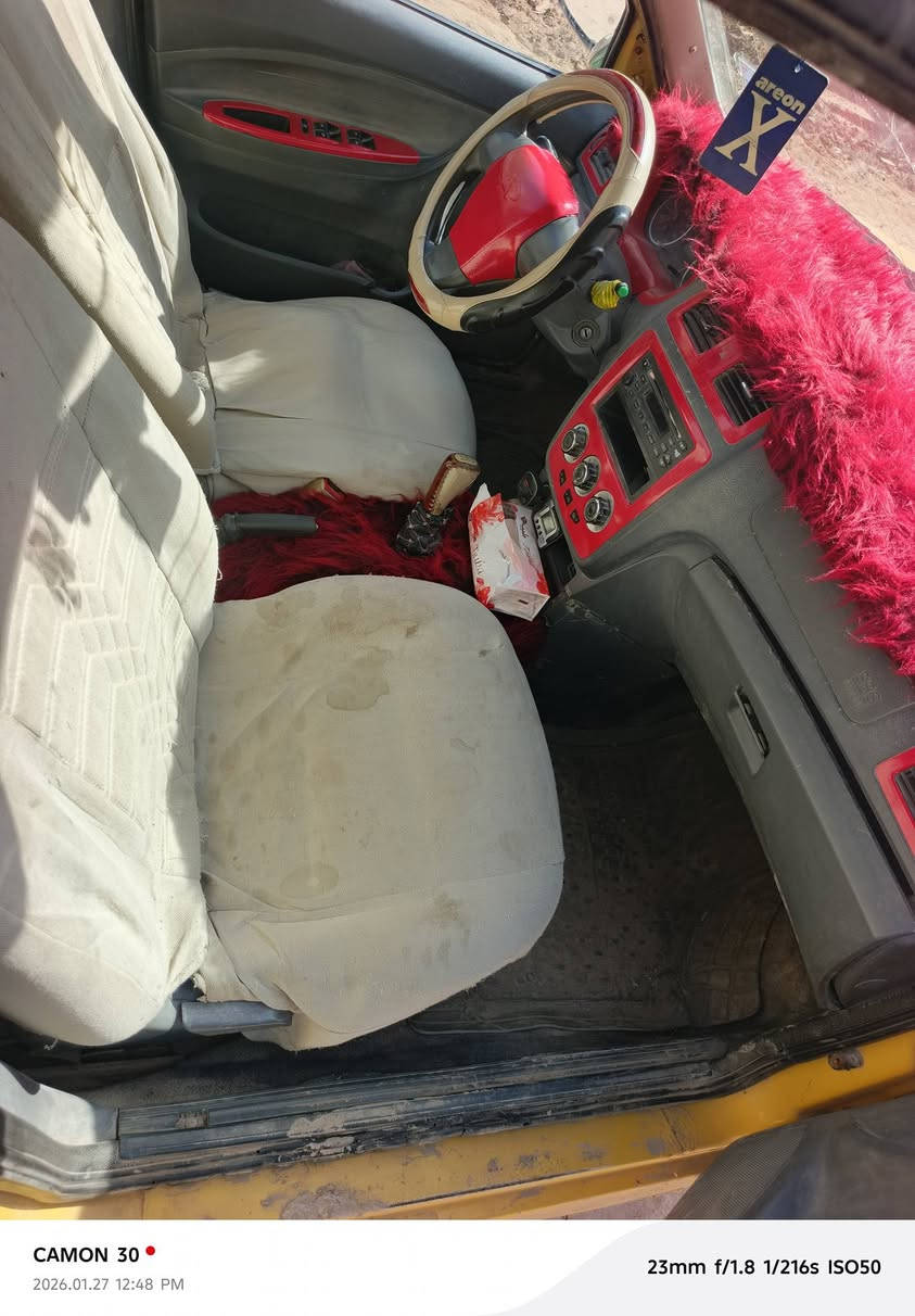 شيري كوين تكسي
2016 رقم مثنى راعيهه ماواصله 
بيها المكينه قبق ابيض بس تعبانه شويه وبيها خياسات المكان الديوانية ابيع كوم حديد مامسؤل بكلشي 
بس مسؤل عن السرقه والطلب العشائر 
والباقي كوم حديد 
السعر 13 قفل قفل 
***********
