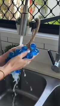 صابون عنقود العنب • عطر الورد • لبان الذكر