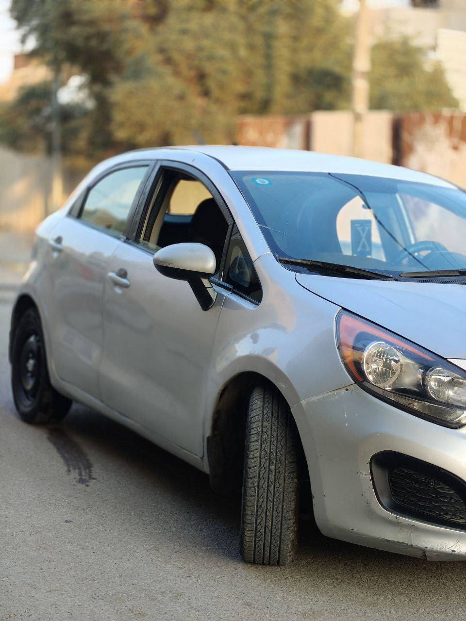 كيا ريو 2013هاتش باك بيع او مراوس بكامري او كورلا وارد امريكي مصبوغه حزام اثر جراد وشخوط وضربتها بابين جهت عكس السايق مليوحه التكمه
رقم ديالى مشروع وطني الاجنبي الجديد يعني تحويل ثاني يوم 
جام جوبي
 محرك وكير خير من الله محرك1600 gdi
صدرها 50 /100
سعره64وبيها مجال بسيط مكان واسط الكوت تجي تشوفها وتدلل
رقمي *********** 
ملاحظه... السياره بسمي ابيعلك رقمين اضمنلك دوله  حتا لا اتعبك وتعبني تجي اشوفها وتقتنع بيها وتاخذها معجبتك اخليك على راسي..
