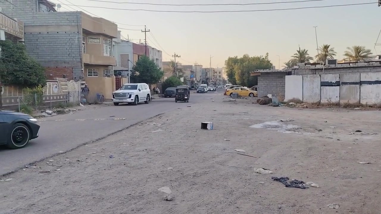 قطعه أرض للبيع الموقع ٧ نيسان خلف نقطه السريه المساحه ١٠٠ متر ٥_٢٠ خدمات ماء كهرباء مجارى عرض الشارع ١٠ متر تبليط للتواصل على الرقم ***********
