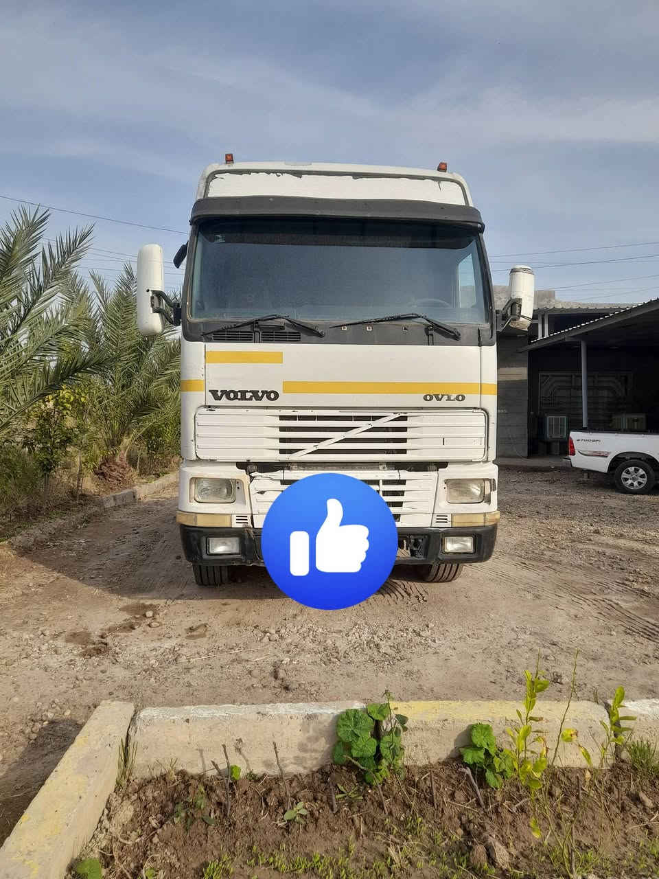 فولفو دكتورة للبيع موديل ٩٦ مربوطه عربة ذات جوانب متحركة رقم بغداد ***********
