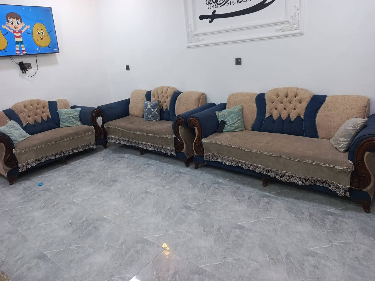 تخم للبيع كلش نضيف عشر مقعد ***********
