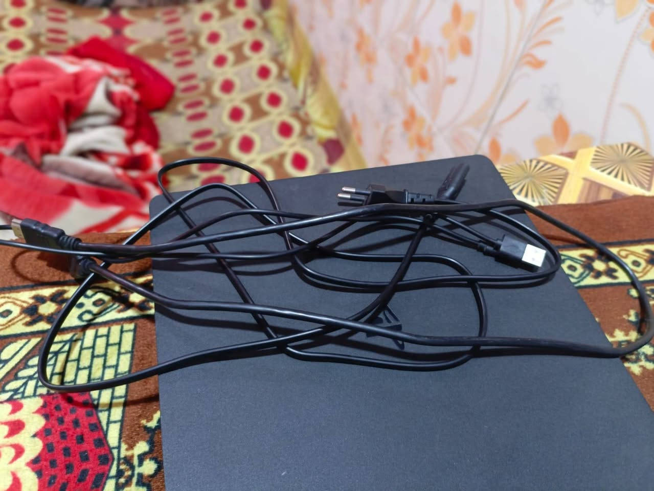 سلام عليكم 🎮 بلي فور سلم للبيع – جديد بالباكيت، ما مستعمل 🎮  والله العظيم 
📦 يحتوي على 3 أقراص، كامل ومكمل، ما بي أي نقوصات
الأقراص (3):
جيتي أي فايف – GTA V
بتا فيلد الجزء الأول – Beta Field Part 1
فيفا 19 – FIFA 19
الجوستكات: 2 🕹️ السعر 250 وبس مجالل وتدلل
💯  جديد بالكامل، كلشي موجود 
المكان البصرة شط العرب جزيرة الاتصال على الرقم ***********
