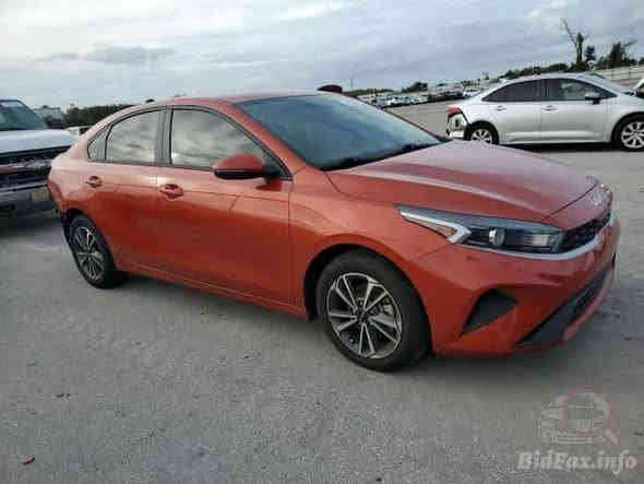 كيا فورتي موديل 2023 مكفوله من كلشي ضرر بسيط بس الطخه خفيفه بالدعاميه الوره والباقي مكفول تعتبر كلين لون مشمشي مواصفات نص رادار تحكم استيرن تحديد مسار مثبت سرعه درايف مود وباقي المواصفات معروفه الرقم بغداد وبسمي
السعر 178 المكان بغداد الجديده شارع المسبح 
هاتف ***********
