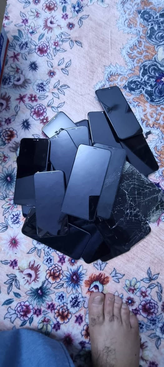 ايفونات عدد 13 البيع فحم لتسئلني شبيهم وماابيع مفرد رقمي وخاص موجود السعر 350 الف
بغداد / مدينة الصدر/***********
