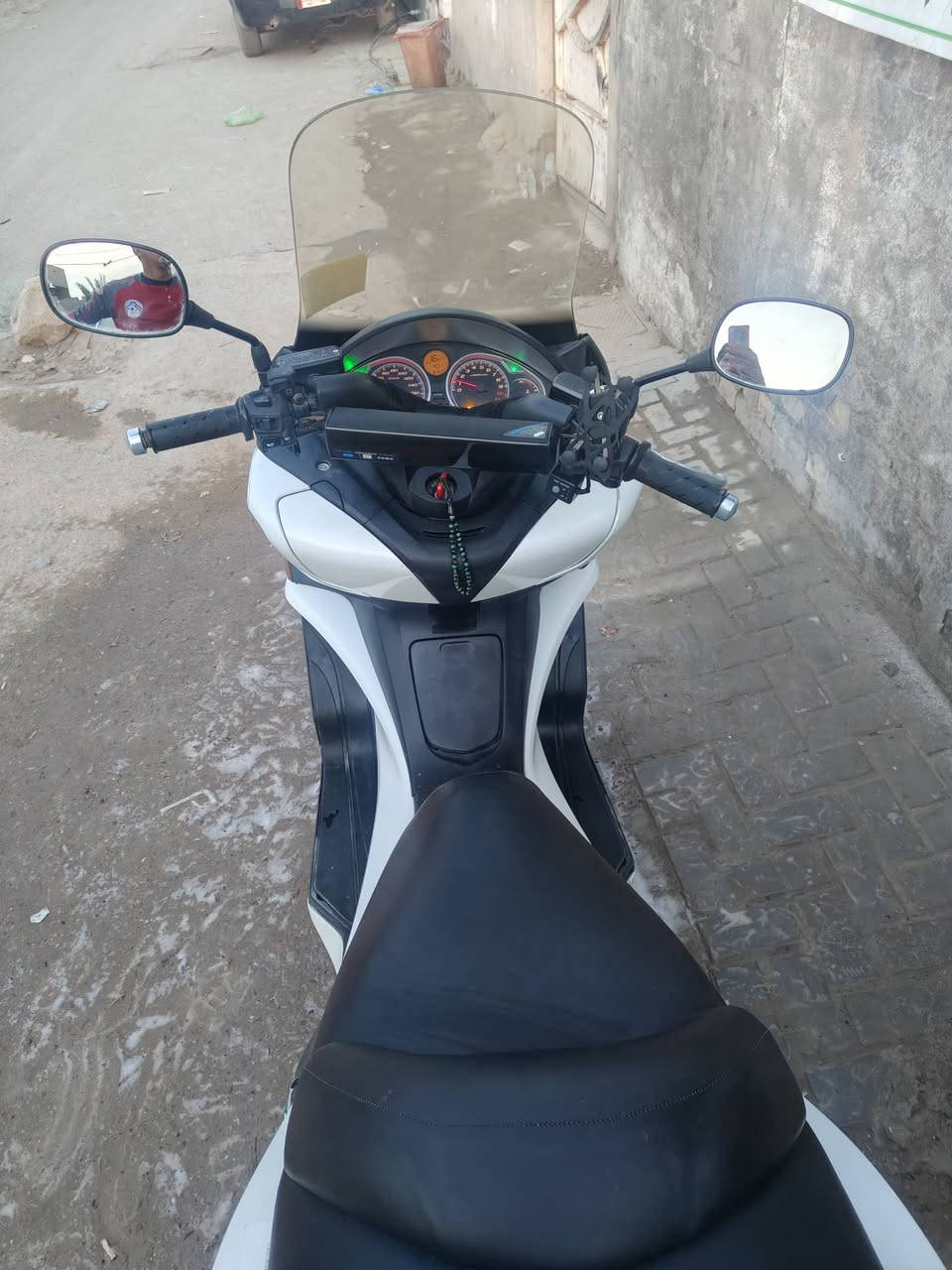 السلام عليكم سلڤر ونج جي تي 600 الدراجه مكفوله بس بيها هذا الكسر بالكفر الجانبي والستان نقصه بس سبرنگه الدراجه خير من الله بس يراد الها ترتيب السعر( 15 )وبيها مجال قليل مستعجل على بيعتها مكاني بغداد مدينه الصدر ***********
