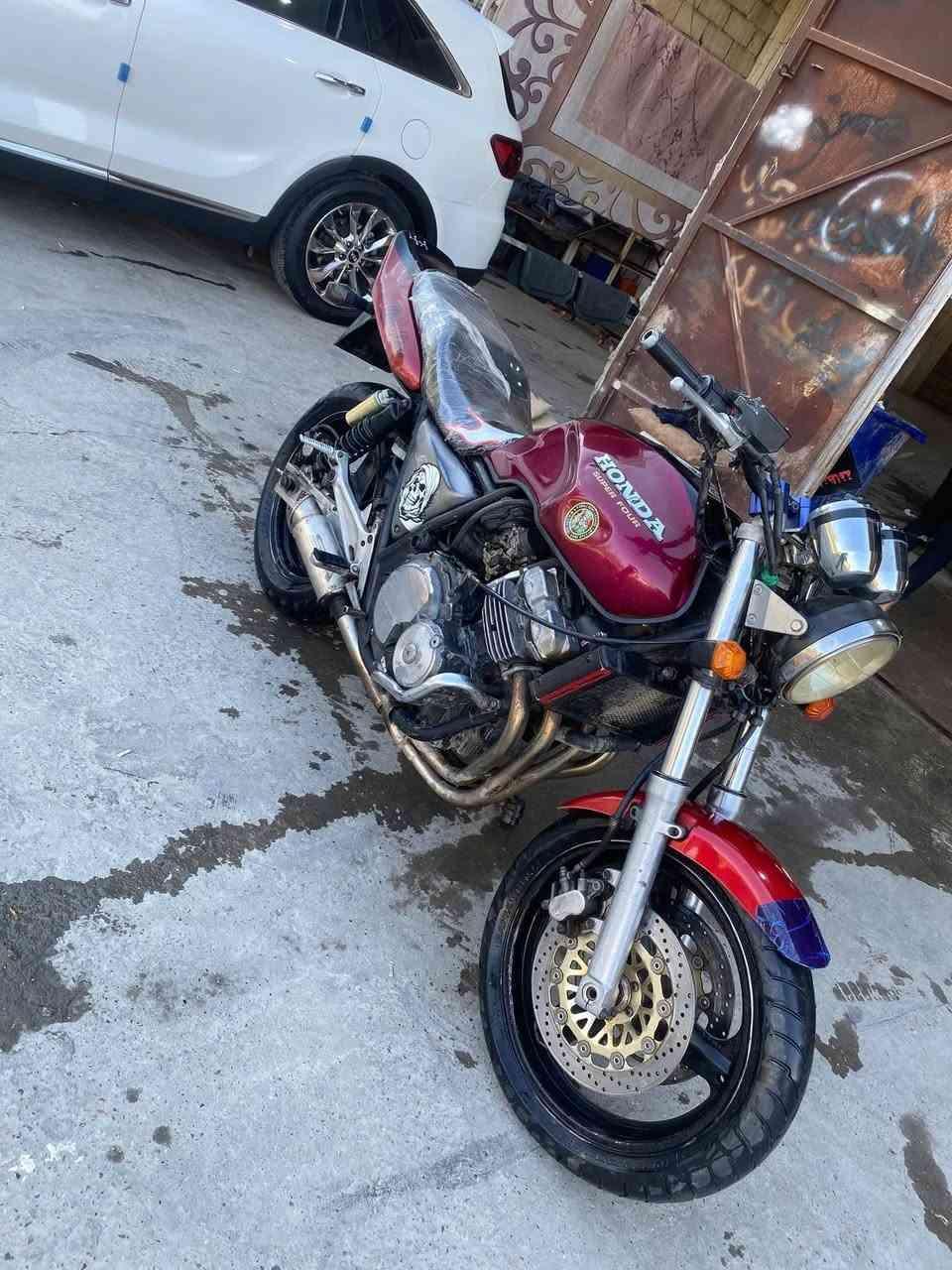 سلام عليكم شباب دراجه سيبي فور جيل اول 16 ولف للبيع دراجه جديد وخير من الله عليهه ادامه كامله كهربائيات كلهه شغاله لايت زينون دراجه نقصهه بس قبق بانزين سعره 15 الف سعر دراجه 1400 وبيهه مجال قليل اوراق كامله منفيس وكمرك مدفوع مكان ديالى بلدروز / رقم ***********
