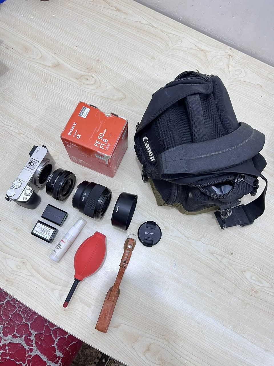 السلام عليكم اخوان 
كامرتي للبيع نظيفة ومرتبة ومامتعوبة وتفيد المبتدأين بمجال التصوير الملحقات كدامكم تفيدكم بلجلسات والاعراس والمناسبات وتصور 2k وشاحنتها وياها 
الكامرة والعدسة البلادية و البطاريات 2 وحزام ايد وعدة تنظيف وحقيبة سعرهن 500 الف 
العدسة 50mm سعرها 200 نظيفه واستخدام قليل وياها كارتونتها والكتلوكات كلهن 
اخوان هذا سعر الكامره ابحدها وسعر العدسه ابحدها اذا تاخذهن كلهن سويه اتساهلك بلسعر  الكامرة
Sony a6000
دقة 24ميكابكسل حقيقي 
كروب سنسر 
تصوير فيديو 2k
400 نقطة فوكس 
تصويرها بليل رهيب 
هواي بيها مودات للتصوير
متغيرة العدسة يعني جيب عدسات رياضي وشد عليها 
وياها عدسة جلسات قياس 50 ملم 
وبلعافيه عالياخذها
مكاني ناصرية مركز متواجد عالخاص بكل وقت


**إذا كنت صاحب هذا الإعلان وتريد حذفه لأي سبب، رجاءا أرسل رسالة إلى الدعم الفني**