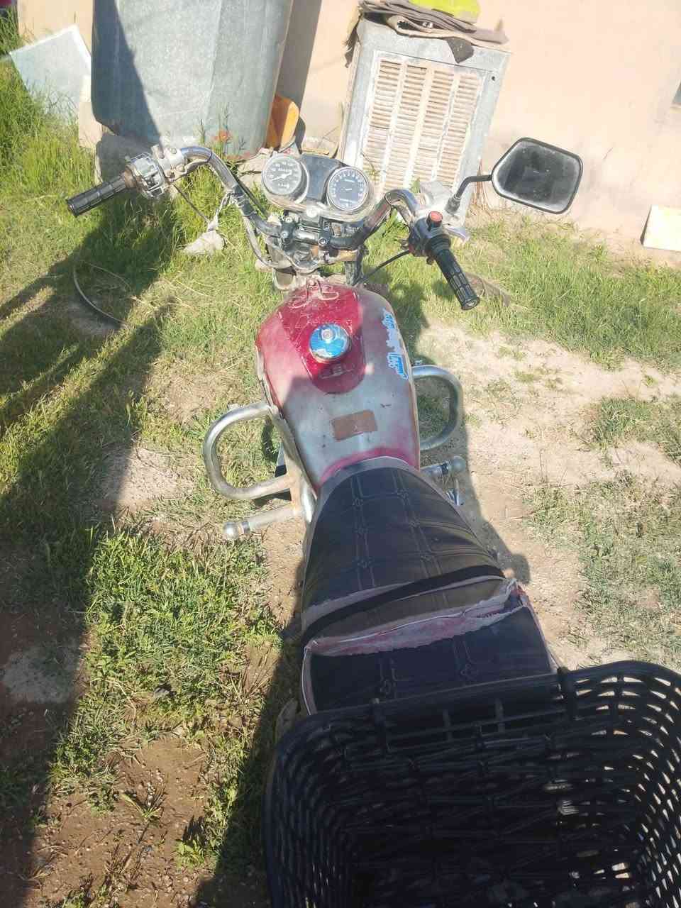 السلام عليكم يوجد موطور للبيع السعر 250المكان ناحية الزاب للاتصال***********
