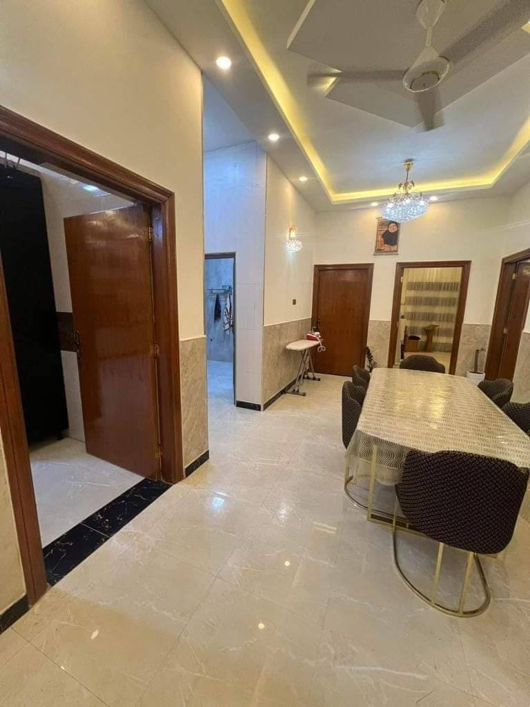 شوفو هاي التحفة المعمارية
بيت حديث للبيع ، بناء درجة اولى ، في حي الرافدين ، خلف الريان سنتر ، قرب اعدادية الصناعة ، موقع جدا ممتاز ، واجهة مرمر
طابقين ، بناء 2020
المساحة / 350 متر
الواجهة / 15 متر
يحتوي على / 7 غرف ماستر وصالة عدد 2 واستقبال كبير ومطبخ كبير وكراج وحديقة وصحيات
سعر البيت / 950 مليون

توجد لدينا عروض اخرى
للأستفسار الاتصال على الارقام التالية
قسم البيع / *********** - ***********
قسم الايجارات / ***********
نستقبل كافة العروض والاعلانات نشرها وترويجها مجانا
عنوان المكتب / الجنينة / شارع جامع الكرناوي / مقابل فتافيت سنتر
