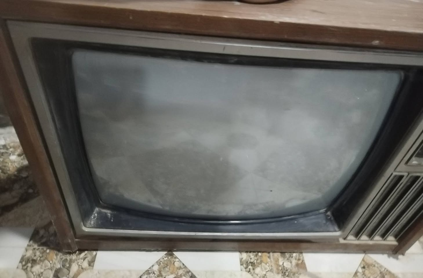 تلفزيون قديم نشنل حجم كبير جدا وزن ثقيل صاج قياس ٧٥ في ٥٠ سم كما موضح بالصورة للاستفسار خاص


**إذا كنت صاحب هذا الإعلان وتريد حذفه لأي سبب، رجاءا أرسل رسالة إلى الدعم الفني**