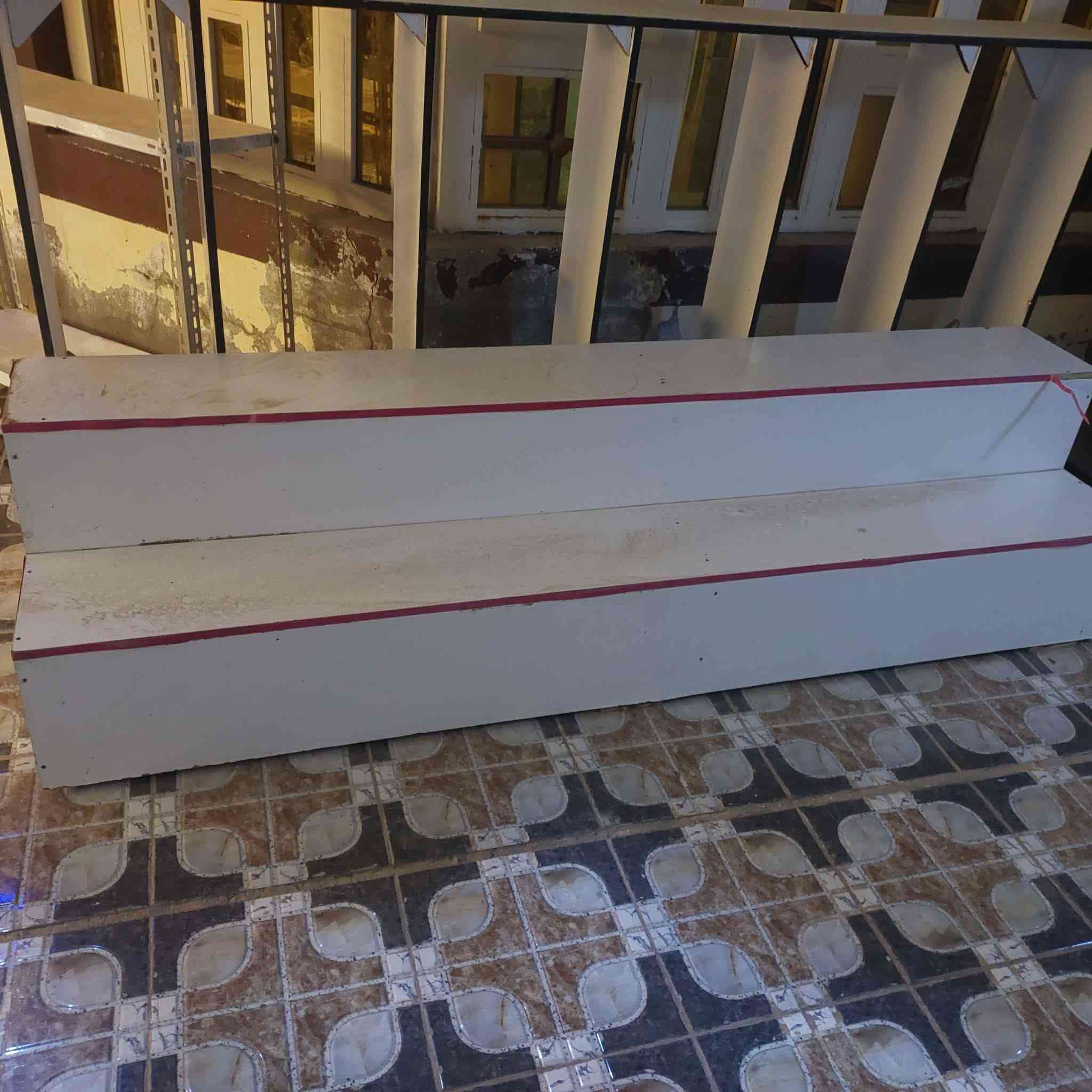 هذني ارفوف حديد العدد سته كل رف اربع طوابق وكثر يصيرورف الخشب مال العرض واحدرفوف الواحد 30وبيه مجال والخشب 75وبيه مجال  مكانه الخاجبه مقابيل صحة واسط


**إذا كنت صاحب هذا الإعلان وتريد حذفه لأي سبب، رجاءا أرسل رسالة إلى الدعم الفني**