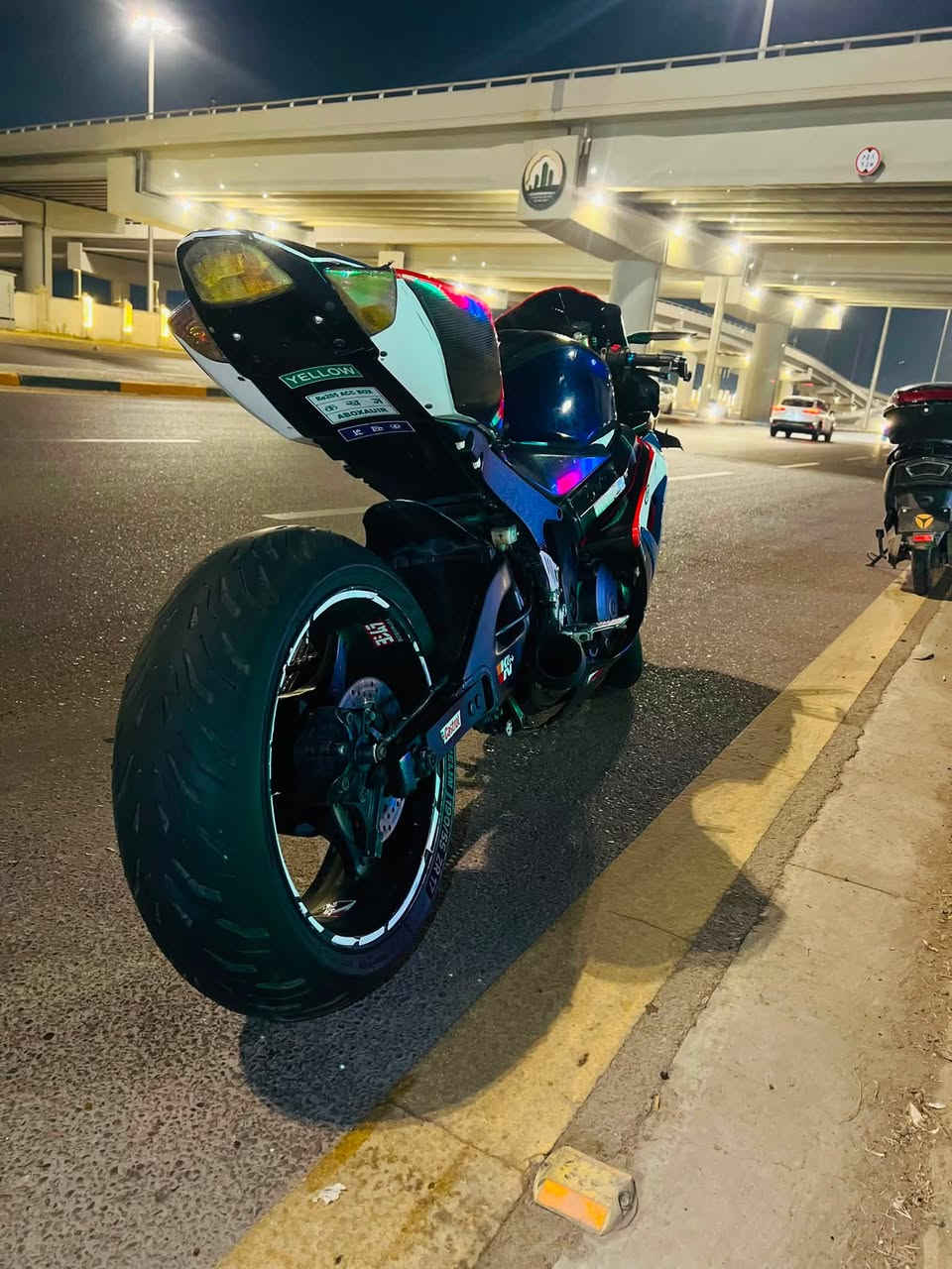 السلام عليكم sazuki gsxr 1000cc
الدراجه ماشيه 35 الف محرك كير كفاله عامه نكره بكل وقت استخدام جدا قليل 

عليها تهبيطه و بيها تطوالات راجعه زنجيل اصلي مري h2 بيها جنح كاربون الدراجه عليها وشم كاربون و بيها حماية يدات اصليه بيها قمبوره اصليه بيها هواي تزويد بعد الدراجه نصبتها حلوه و سعرها مناسب دخولها للعراق 20-21 
عليها برمجه طلق بك فاير 

عنوان… بغداد  

للاستفسار … رقم او واتساب ***********
اعتذر ما متواجد ع فيس
