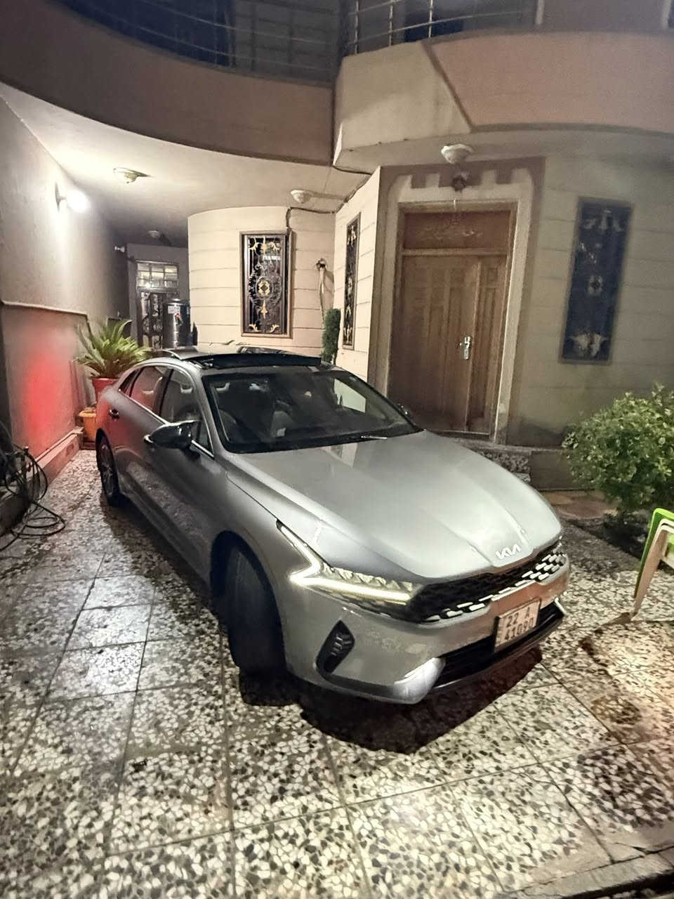 💯 k5. NIM 2023 
 
🔰 كيا كي فايف2023 خليجي بيها بارد اربع اصابع بالجنطه بدون قطرة صبغ السيارة 
Kia K52023

✨ بوضع الوكالة والشركه  
 الدهن والفلاتر من الوكاله
بعدها داخل الضمان ودفتر الضمان فعال  تم عمل تنظيف وتبديل بلاكات والادامة  العامه في شركة kia الدوريه قبل 10ا يام  والوصل موجود 
•خليجي 
• ⁠رقم اربيل باسمي تحويل يمتى ماتريد 
• ⁠فحص كله جديد 
• ⁠ماشيه ٦٠
• ⁠بصمه ثانيه موجوده 

🟠 المواصفات والملاحظات
• محرك 2000 دوش المرغوب
•كير ATM المرغوب 
• ⁠بصمه تشغيل وابواب 
• ⁠بانوراما✨ 
• ⁠حساس خلفي 
.حساس امامي
• ⁠كامره دواره 
• ⁠كشنات جلد 
 • ⁠كشن كهرباء
•كشنات تدفئة  ✨
 • ⁠داخل ابيض 
• ⁠تبريد شاشه منفصل 
• ⁠تبريد قطعتين 
• ⁠باقي المواصفات معروفه 

📍 مكان السياره بغداد/المنصور

☎️ رقم ***********\***********
السعر 210وبيها مجال
