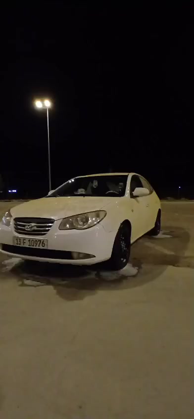 سلام عليكم لنتره لبيع موديل 2010 سياره بيه صبغ قطعتين باب وجاملغ باقي كفاله سياره حلوة مرتبه رقم جديد وسنويه جديده رقم ميسان راعيه بميسان سعر 105 وبيه مجال تصال على رقم ***********
