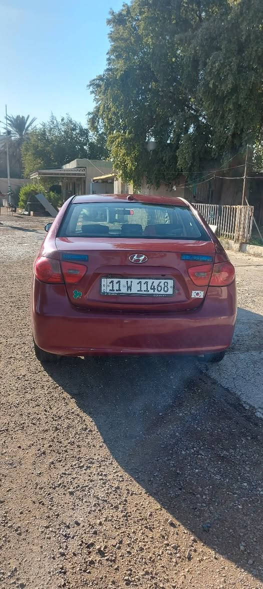 السلام عليكم.
النترا مقدس موديل 2007 بغداد محرك 2000 امريكي ظربتها باب وجاملغ خلفي. 
وهنا جاملغ خلفي  صبغ بيها بنيد وطفر 
موجوده بالمحموديه 
***********
