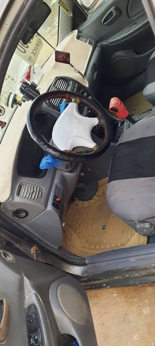 السلام عليكم ورحمة الله وبركاته..
هونداي سوناتا موديل 2000 
محور مكينة وكير كورلا 1800
بأسمي السيارة سيارة جاهزة نقصها تبريد والكشر شوفة عينك مكان السيارة الناصرية ناحية أور (سديناوية) 
سعرها 45وبيها مجال 
رقمي.. ***********
