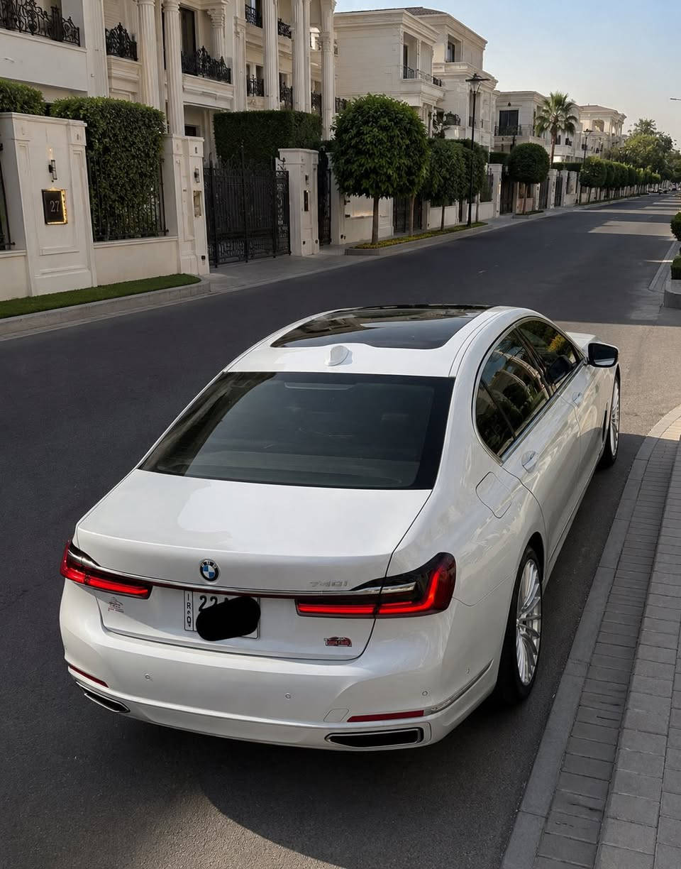 من رخصة الادمن المحترم والاعضاء الكرام  

موقع السياره اربيل 
مواصفات فول للاخير 2022 حجم i740 مميزة جدا 
ابيض صدفي 
كلين تاتيل 
بدون قطرة صبغ شرط الفحص سونرها  
موجود ايضا من ارقى السونرات المعتمدة في اربيل 

أرقى وأفخم نسخة تقدمها شركة
 BMW
  من حيث التخصيص وتفاصيل كثيرة جدا  من الفخامة الداخلية والخارجية والتفاصيل الكثيرة 

 الحجم الرئاسي BMW 740 – موديل 2022
ماشيه فقط 50 m  
محرك V6  3.0 توين باور توربو 
بانزين ارغب محرك بيها 

محرك جبار ماشاء الله من ناحية النعومة والسحب وبنفس الوقت اقتصادي
‎
المواصفات:
ViP باب طويل خلفي يعني رئاسي 
‎فول مواصفات 1/1
بانوراما 
‎رادار امامي وجانبي وخلفي  لمسافة الطريق
‎داخلية لون احمر مبدل كامل بسعر 38 ورقة والوصل موجود ضمان 5 سنوات نفس البلادي واجمل جدا  شي فاخر 
جميع الابواب والصندوك شفط ‎
كوشنات ديزاينو
جميع الكراسي مساج هيتر وتبريد وخزن وضعيات 
‎خمس كاميرات
مع نضام ركن الية وقيادة ذاتية 
‎نظام داتا شو مقابل السايق 
بردات ابواب كهرباء 
‎حساسات 360 درجة ،
شغال عن بعد 
‎بصمة إلكترونية
‎لايتات زينون متحركة مع ستيرن
‎مرايات رادار
‎ويل حجم 20 إنج بلادي
‎بانوراما
اللوان متغير جميعها الداخلية 

انظمة قيادة سبورت وجبلي وايكو 
اقتصادي وكثير جدا من الانظمة
‎تحكم ستيرن فوليوم
 

‎نظام Auto Stop
‎إنارة داخلية 10 ألوان LED
‎نظام تعليق هيدروليك (الجگات تصعد وتنزل)
شاحن واير ليس 
يعني مليانه مواصفات للاخير بيها بعد هواي ناسي اذكرهن 

السياره للامانه ترايها كأنما صفر من جميع النواحي 

‎الحالة:

‎السيارة حادثها بسيط تعتبر كلين تايتل صور امريكا موجودة ايضا مقدار ٤ اصابع بارد لاغير بقية السيارة برغي ممفتوح بيها من محرك الى كافة التفاصيل استخدام شخصي داخل اربيل فقط  موجودة
نصبة السيارة ووضعه جدا جدا حلوه للامانه من داخل وخارج وباقي التفاصيل الاخرى 

448 ورقه ومجال بسيط للشراي 

‎الموقع: اربيل 
‎للتواصل:
***********
متوفر فديو كامل لكافة تفاصيل السيارة على واتساب مع سونار مع صور امريكا 

تحويل مباشر باسم المشتري
