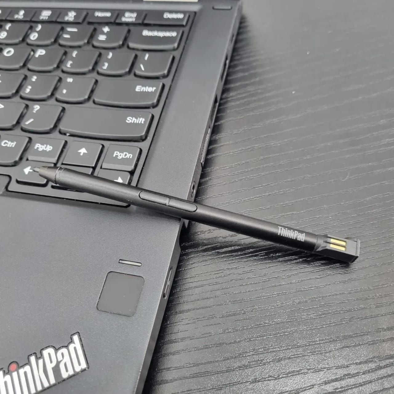 لابتوب Lenovo yoga x390 لمس قلاب 
المعالج core i5 الجيل الثامن
رام 8 كيكا DDR4
الهارد 256 كيكا SSD
كرت الشاشه Intel Uhd 630 حجم 4 كيكا
الشاشه حجم 13.5 انج ضد التوهج دقة fhd 1920x1080 نوع ips لمس قلاب 360 درجة مع القلم الاصلي للجهاز 
باتري ليثيوم 6 خلايا  شحن سريع 65 واط والباطرية ممتازة وشاحن تايب سي 
كامره دقة hd تحتوي قفل فتح وغلق الكامرة 
بصمة اصبع نضام حماية 
 منفذ تايب سي و رام  وhdmi وباقي المنافذ   الحاسبه كلش نضيفه وحلوه
السعر 350 الف النجف, العراق


**إذا كنت صاحب هذا الإعلان وتريد حذفه لأي سبب، رجاءا أرسل رسالة إلى الدعم الفني**