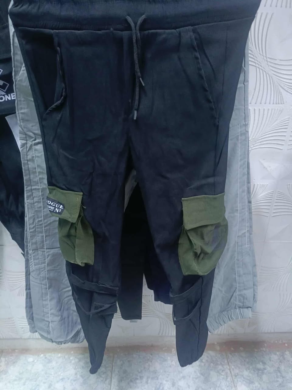 السلام عليكم
ملابس جديده وباله للبيع شلعه شلعه

رجالي سعر القطعة ب3000 قفل
نسائي سعر القطعة ب4000 قفل
أطفال سعر القطعة ب3500 قفل
باله الرجالي والنسائي والأطفال كله ب 1000
مكاني الحله ***********
