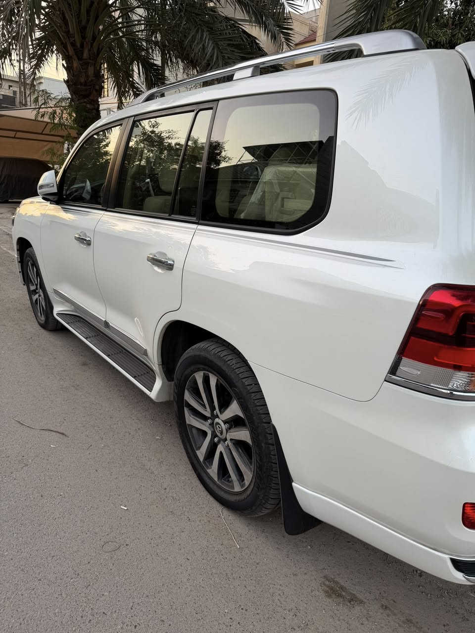 السلام عليكم ورحمة الله وبركاته
لاندكروز ساز ٢٠١٩ رقم بغداد الدولي الجديد

جميع الصيانة بالوكالة 

ماشية ٨٦ الف 

السعر 53,500  قابل للتفاوض

المكان المنصور 

رقم التلفون ***********
