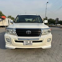 تويوتا لاندكروزر GXR بريم موديل 2012  سيارة مكفولة كفالة عامة من الصبغ...