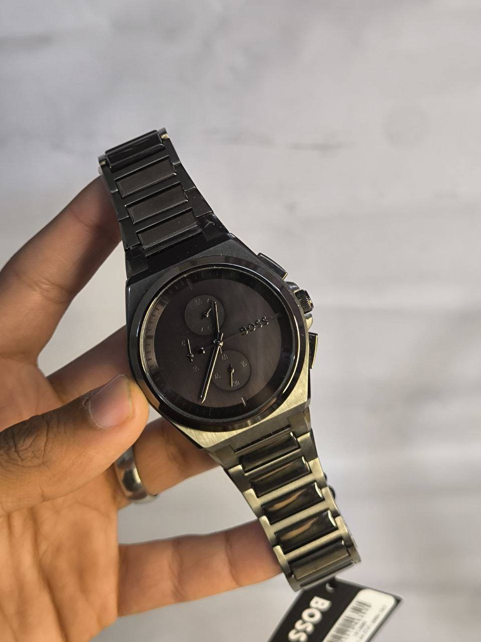 ساعة BOSS Steer GQ Edition - إصدار "رجل العام" الخاص.🇩🇪
تحفة فنية
قطعة فريدة من تعاون ماركة BOSS العالمية مع مجلة GQ الشهيرة
ماكنة كوارتز ياباني كونكراف (جميع سناتر شغاله)🇯🇵 
مينار مميزة مشطبة بالون رمادي (مات)
مقاومة ماء وغبار (5 BAR ) 50متر
زجاج زفير ضد الخدش 
القطعة مختمة حفر نظيف 

🔴ملاحظة متوفر قطتين فقط 

السعر :- 230 الف ع اول تم
للحجز والاستفسار يرجى مراسلة الصفحه


**إذا كنت صاحب هذا الإعلان وتريد حذفه لأي سبب، رجاءا أرسل رسالة إلى الدعم الفني**