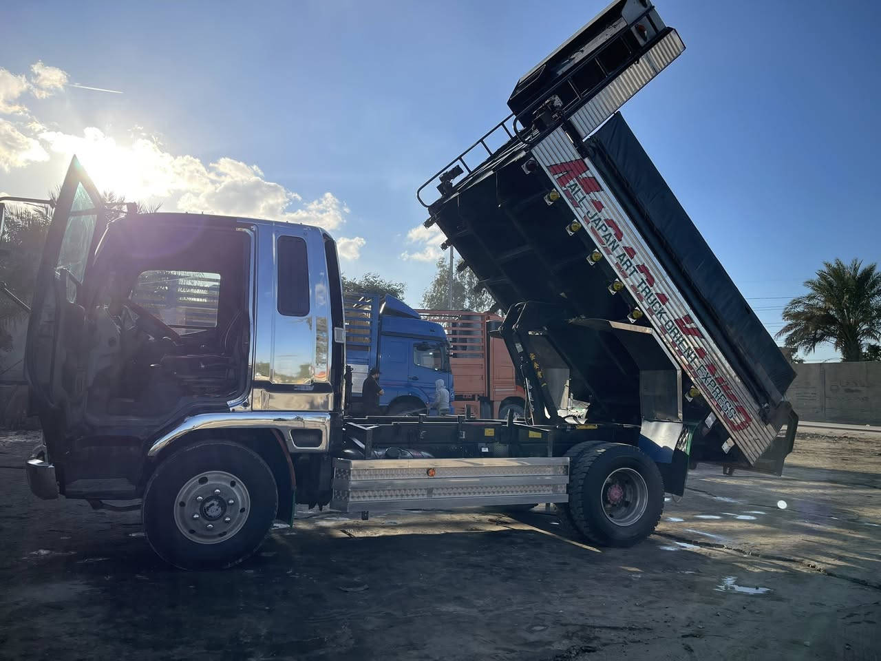 سلام عليكم  سياره فوصه قلاب بلادي مديل 2022دخول جديد سياره كارتون عله وضع الشركه مكان بغداد مدينه الصدر رقم ***********
