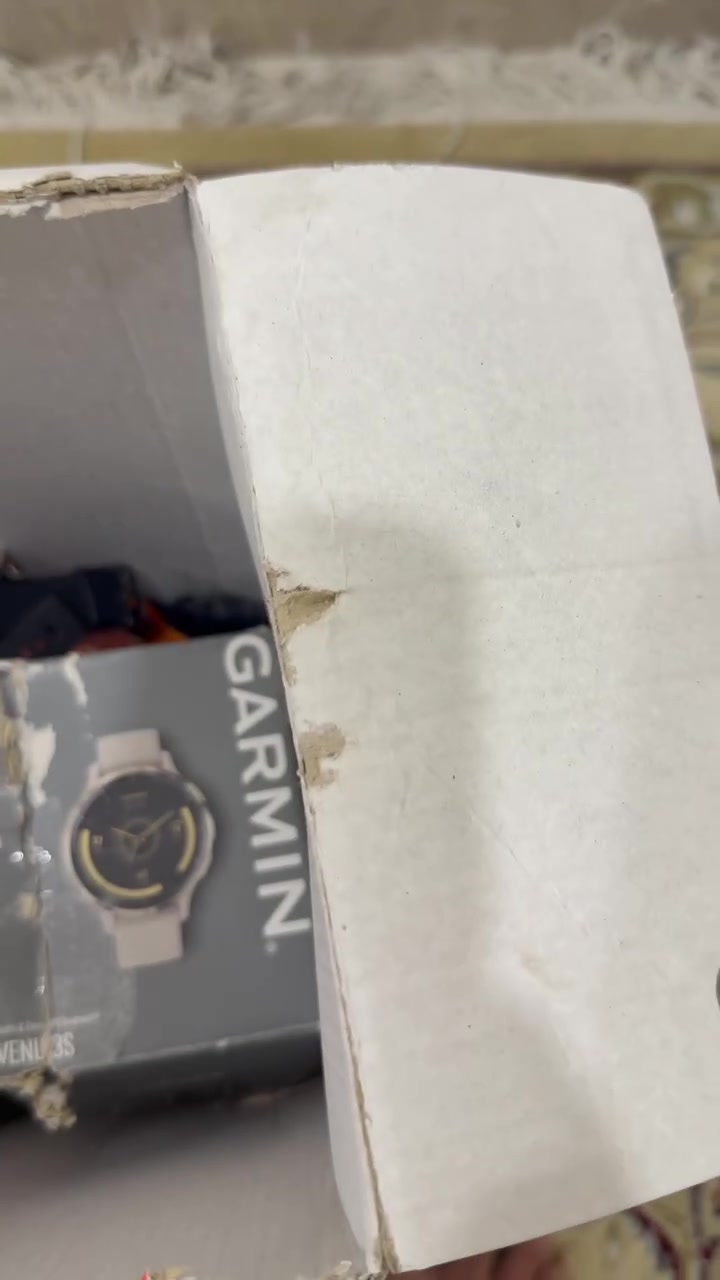 شلعه 83 قطعه ممفحوص بدون شواحن كلهن ماركات قويه التفاصيل والسعر بل فديو ذاكره وما ابيع قطعه وحده من الشلعه فقط الكميه كلها 
كارمن 
فوسيل 
فتبت
هواوي باند
بولار
واهواي بيهن خير من الله


**إذا كنت صاحب هذا الإعلان وتريد حذفه لأي سبب، رجاءا أرسل رسالة إلى الدعم الفني**