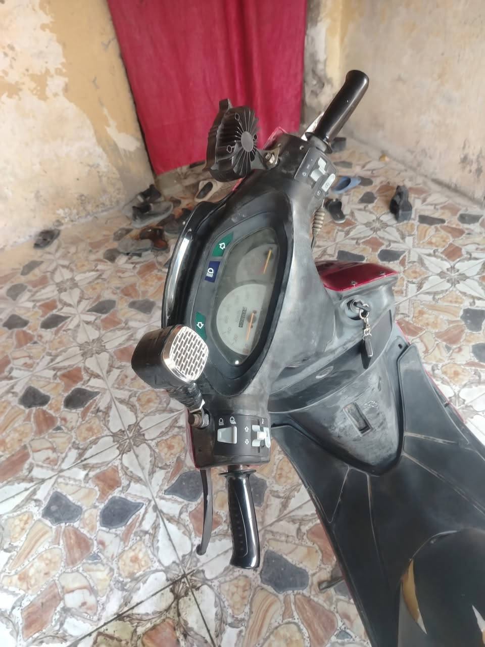 السلام عليكم دراجه فراشه للبيع الرجاء الموشراي لا يراسل ولا يتصل واقراء التفاصيل عدل
دراجه فراشه فحل الدراجه بيهه ولف معلك فقط حاليا واكفه ابيع على هل حطه للعلم لا تبخير لا تنقيص اشاير لايت هورن امبي ثري باتري هندر كله شغال دبلات الاماميه جدد 
عنوان ابي الخصيب شارع ميناء ابو فلوس سعر 150قفل دون احراج السعر قفل 
***********
