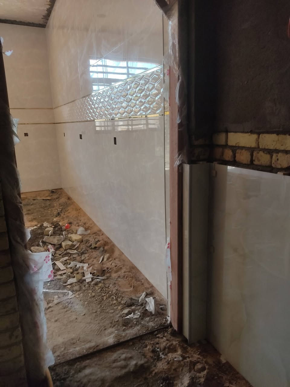 خلفه سيراميك ارضيات مع جداري بورسلين تتريس حالين متفرق راسلني واتساب ***********
00989364841198

