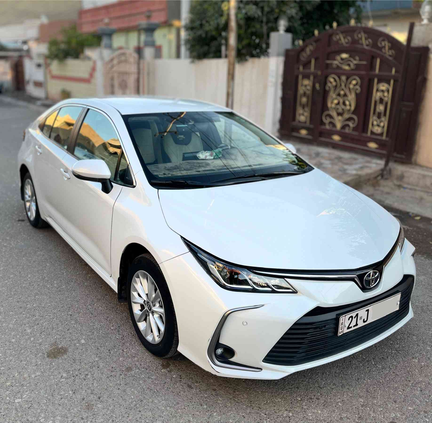 سلام عليكم….
تويوتا كورلا 2022  GLi خليجي ( بانزين ) 1.8 
فووول اعلى مواصفات عدا سلايت 
 هذي الفئة قليله يجي من عدها
ماشية : 71 الف كيلو

ايرباكات عدد 6 
بصمة ابواب و تشغيل 
صندوك بصمه 
بك لايت لد 
شاحن موبايل 
شاشة كبيرة 
تبريد بيانو بلاك بالدواخل
كروس سرعة 
( السيارة مكفولة من الصبغ ) 

السعر 17,500$ ( 175 ورقة )
رقم سليمانيه 
رقم تلفون (***********)
