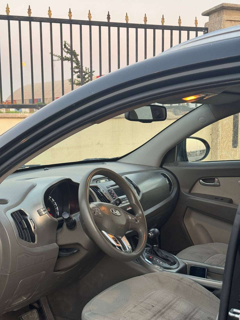 السلام عليكم
سبورتج للبيع او مراوس لون اسود السيارة كلين بيها فقط بارد شبر بباب السايق وملاحظات خفيفه 

محرك 2000 دوش مامفتوح

مواصفات: 

تحكمات سترين جهتين +كاميرا +حساسات خلفيه+ بانورما +ABS 

ماشية 200 الف 

السعر 150 وبيها مجال


**إذا كنت صاحب هذا الإعلان وتريد حذفه لأي سبب، رجاءا أرسل رسالة إلى الدعم الفني**