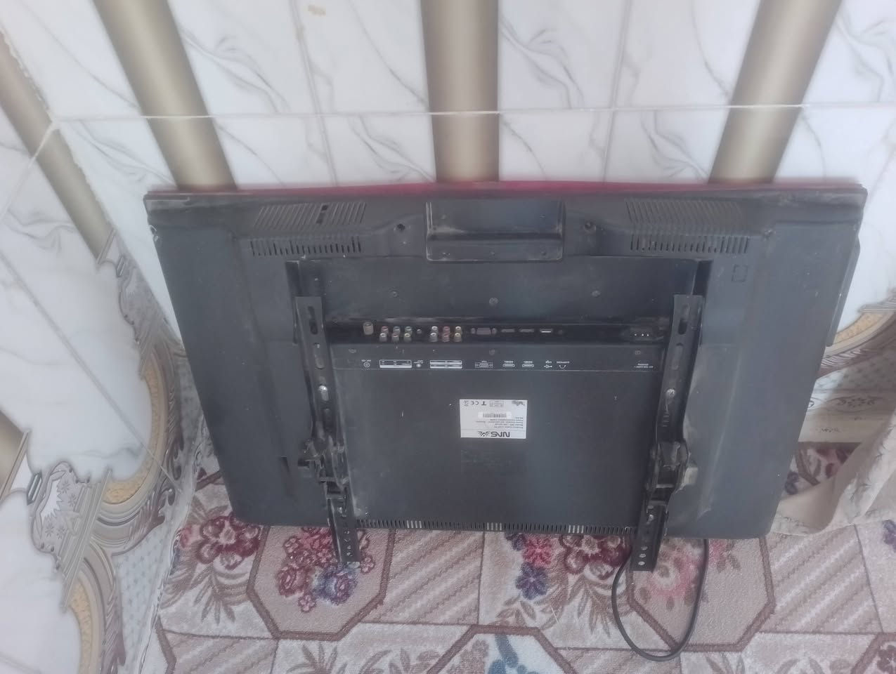 سلام عليكم شاشه جديده شغاله للبيع السعر قفل 50 هاذا رقمي ‏‪0781 422 7204‬‏
