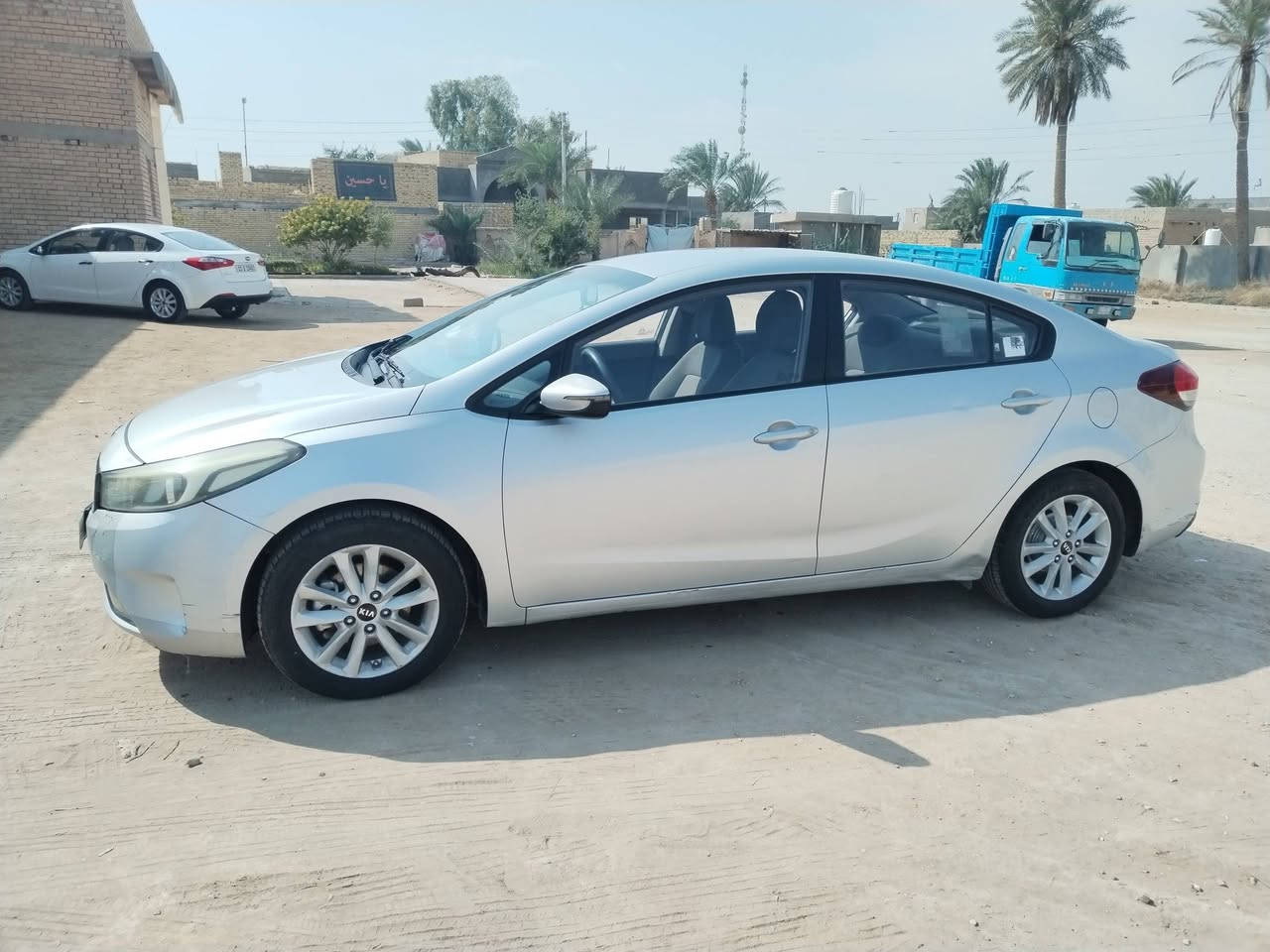 سلام عليكم سيراتو للبيع 2017رقمه بغداد دولي بسمي سنويه جديده وهزه جديده ماشيه 120 الف حقيقي محرك وكير وحداديه وتبريد ثلج تخم تاير جديده مكفوله من الفتح وتبديل والصبغ  بيه شي بسيط جورد بل قماره غير هذه مابيه شرط قطره صبغ مابيه سياره سونار وي المنشور
مواصفات عاديه سياره
سعره 132 وبيه مجال بسيط ال شراي مكان سماوه اي استفسار اتصال
***********
المو شراي لا يكسر بحلال العالم
