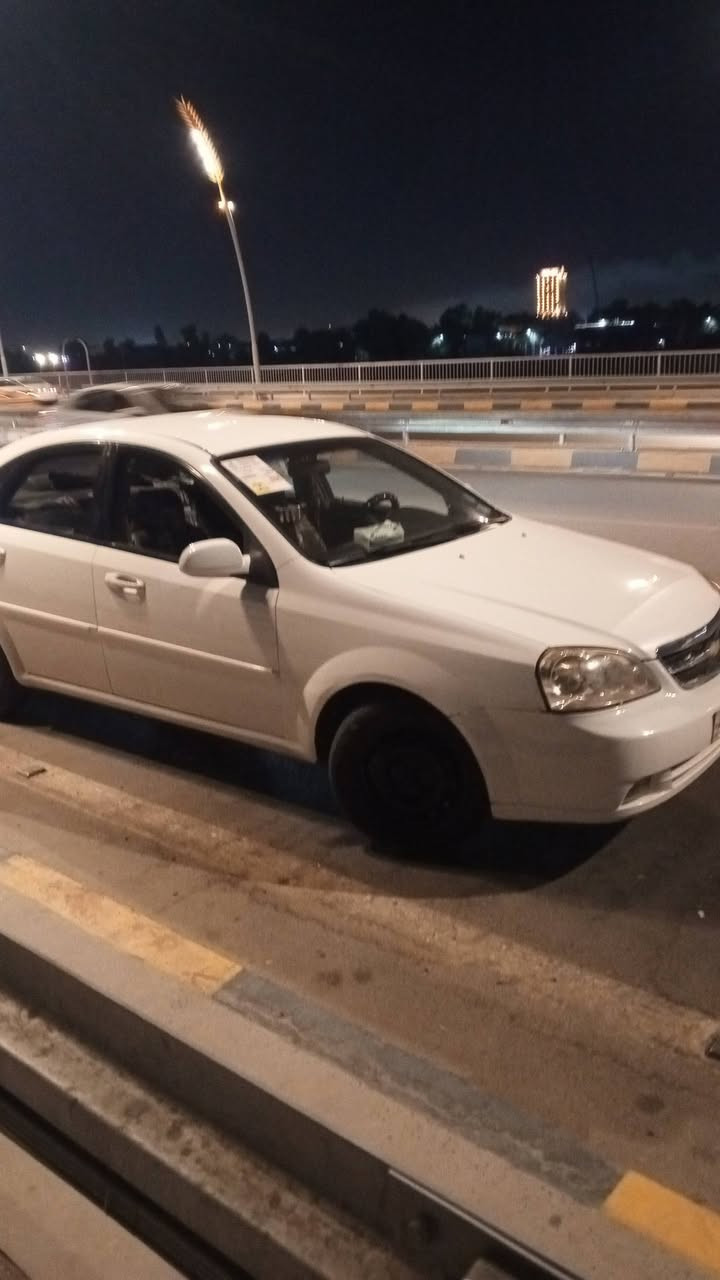 السلام عليكم اوبتراموديل 11     للبيع بيها صبغ باب السائق نص والدور الخلفي مكينه وكير جدد تبريد ثلج سياره باسمنا المكان حله السعر 83 بيها مجال الاتصال ***********
